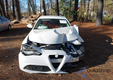 2017 Alfa Romeo Giulia Rwd из США, поврежденный, VIN ZARFAEBN1H7535053